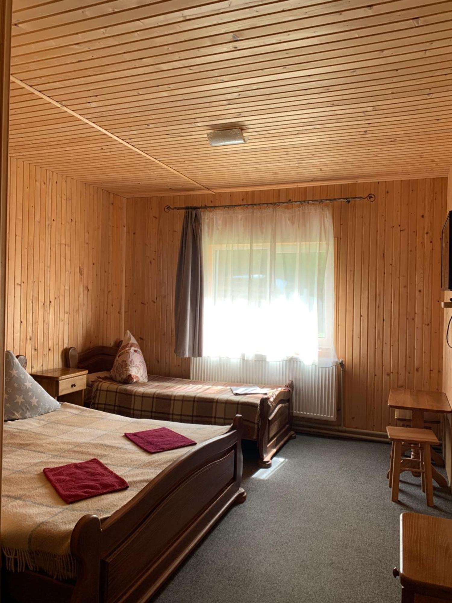 Hotel Novoe Shale Yablunytsya Exterior foto