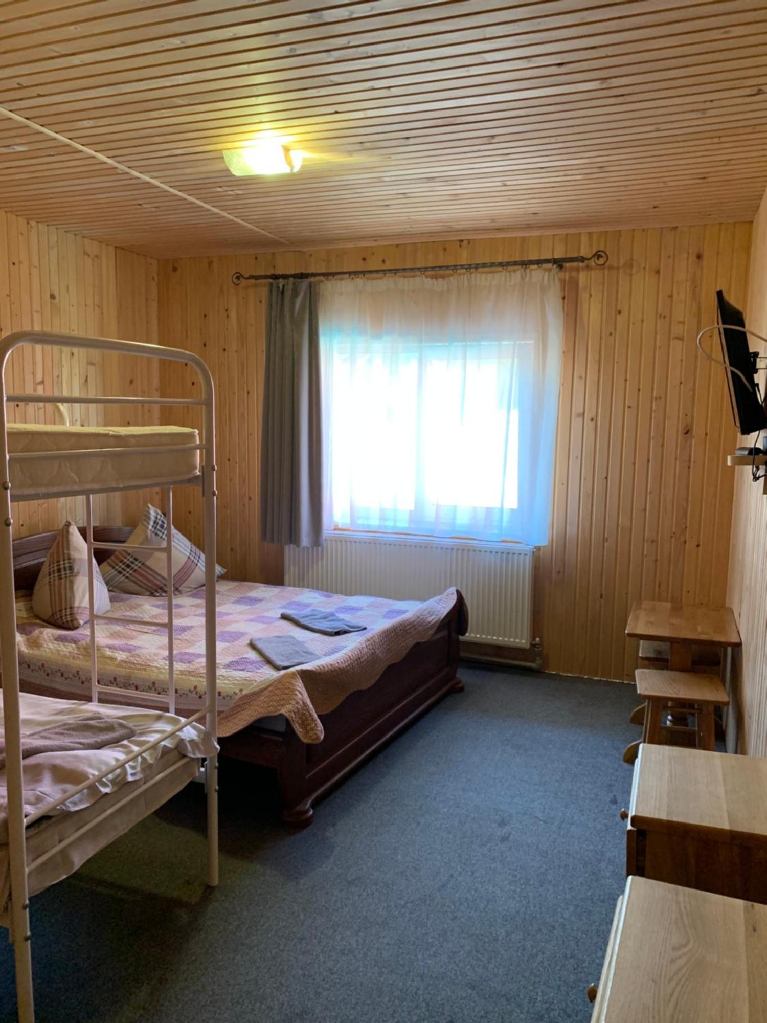 Hotel Novoe Shale Yablunytsya Exterior foto