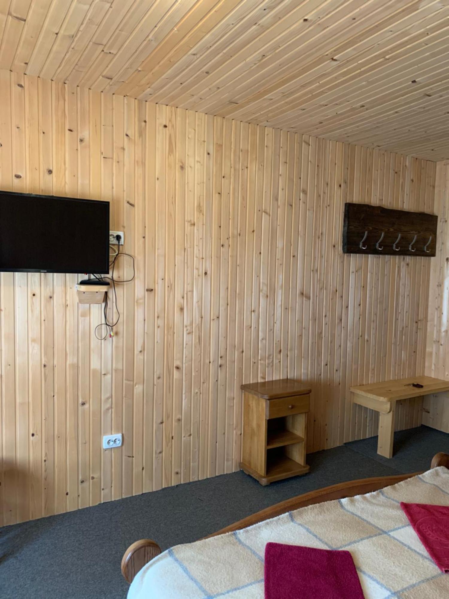 Hotel Novoe Shale Yablunytsya Exterior foto