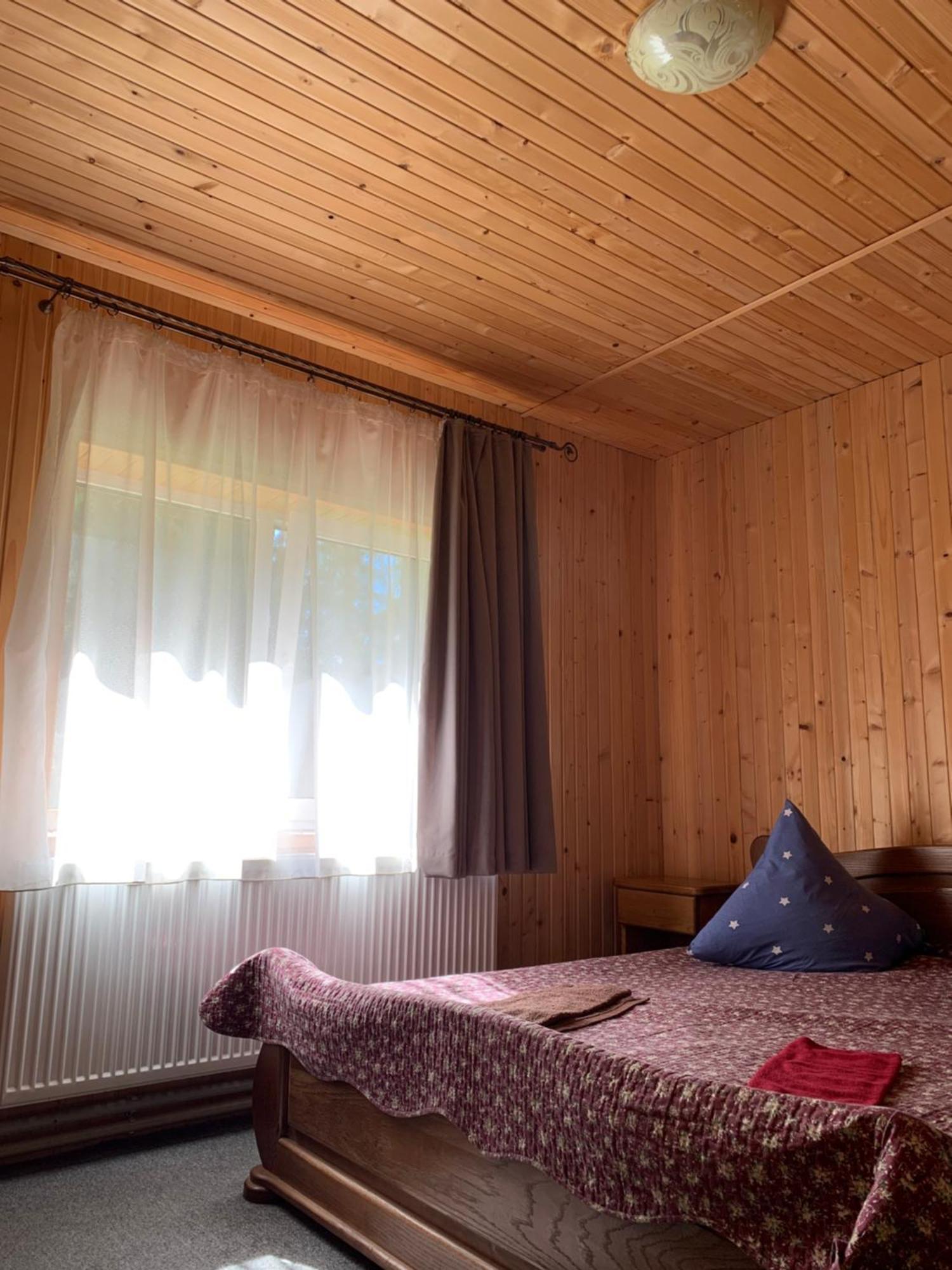 Hotel Novoe Shale Yablunytsya Exterior foto
